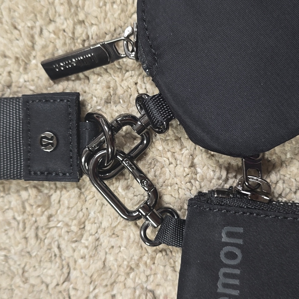 NWOT Lululemon Dual Pouch Wristlet - Picture 3 of 5